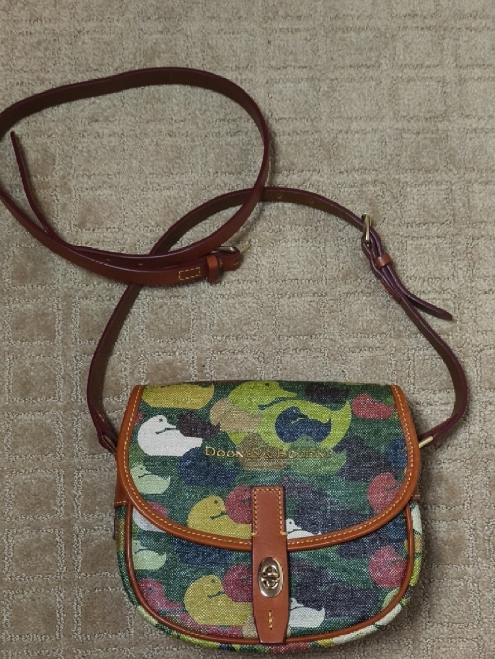 Dooney & Bourke Multicolor Duck Print Crossbody Bag *READ* - Picture 3 of 13